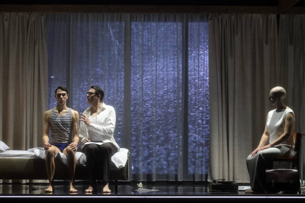 Bild: v.l.n.r. Henri Klein (Ein junger Student) und Marco Jentzsch (Tannhäuser) sowie Dshamilja Kaiser (Venus). © Barbara Aumüller